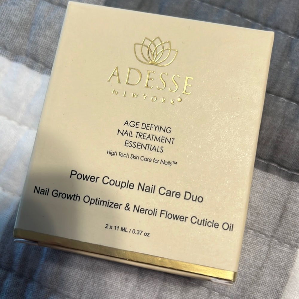 Adesse New York nail treatment